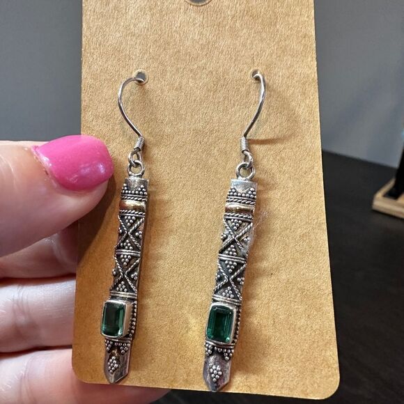 Beautiful green quartz and sterling silver dangle earrings! - Picture 9 of 10